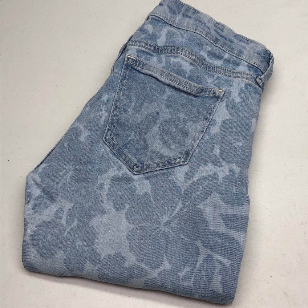 GAP GIRLFRIEND STYLE JEANS 26x28 ⭐️
